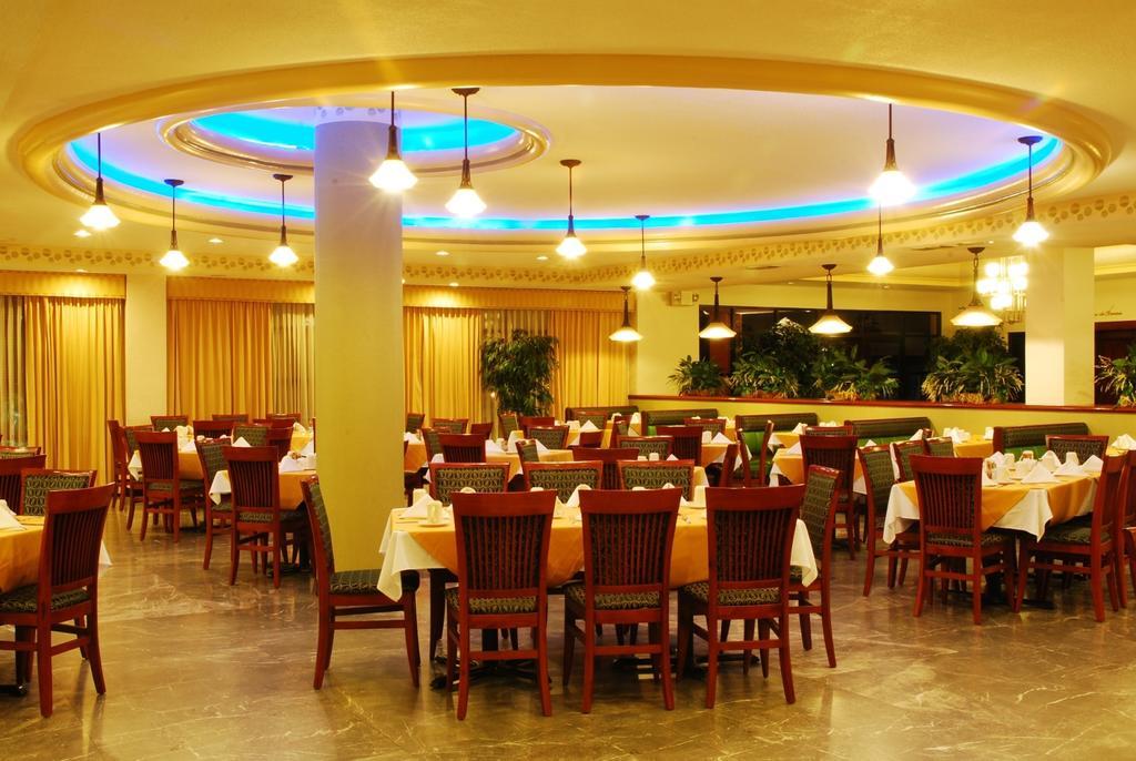 Royal Garden Reynosa Exterior foto
