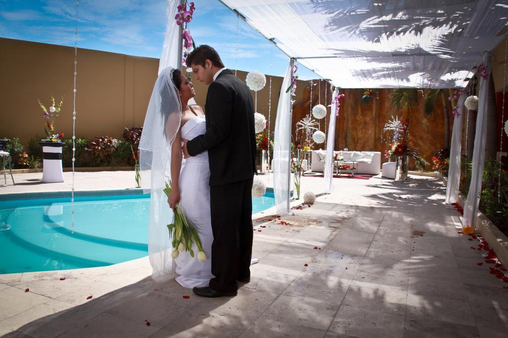 Royal Garden Reynosa Exterior foto